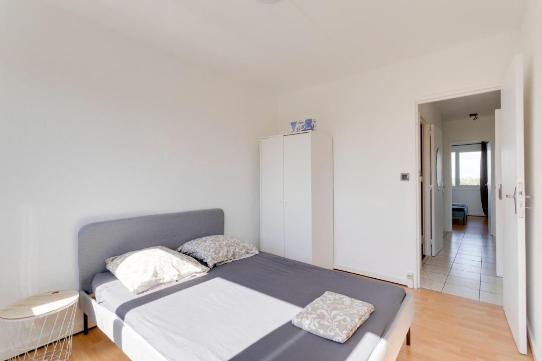 Photo of Bedroom in Ris Orangis