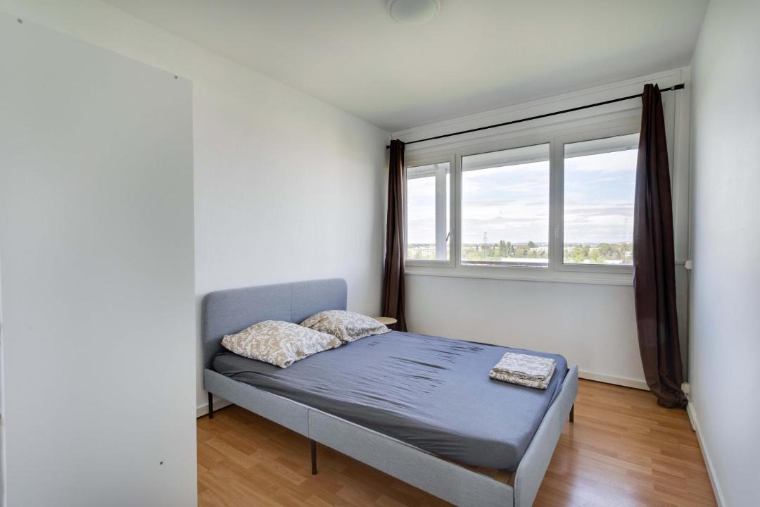Photo of Bedroom in Ris Orangis