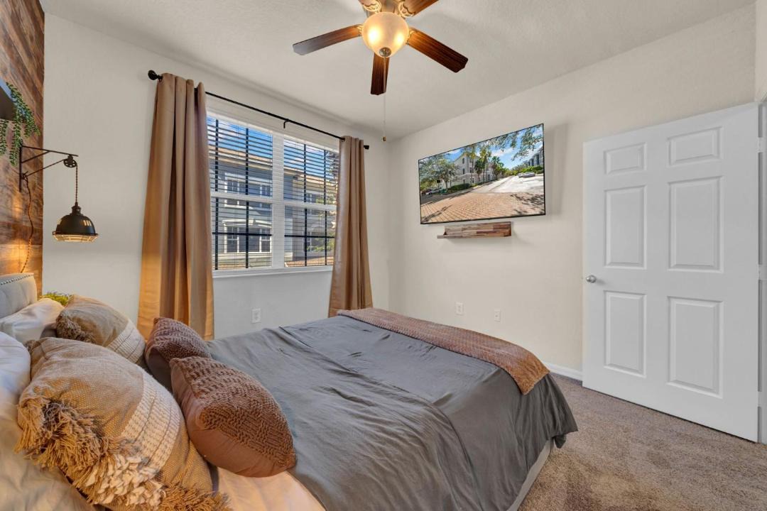 Photo of Bedroom in Westchase