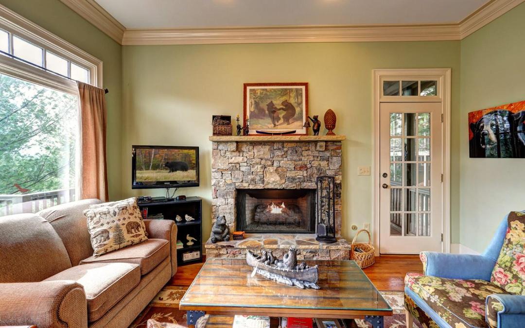 Photo of Livingroom in Big Canoe