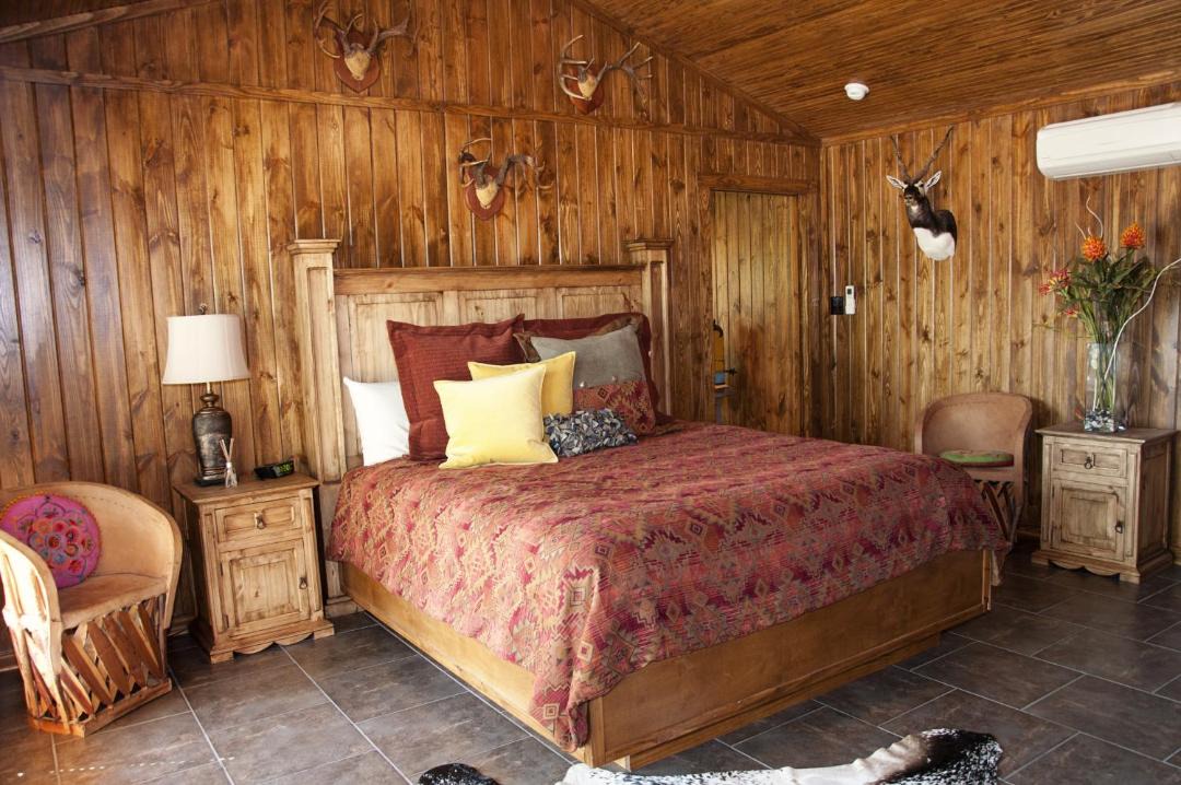 Photo of Bedroom in Uvalde