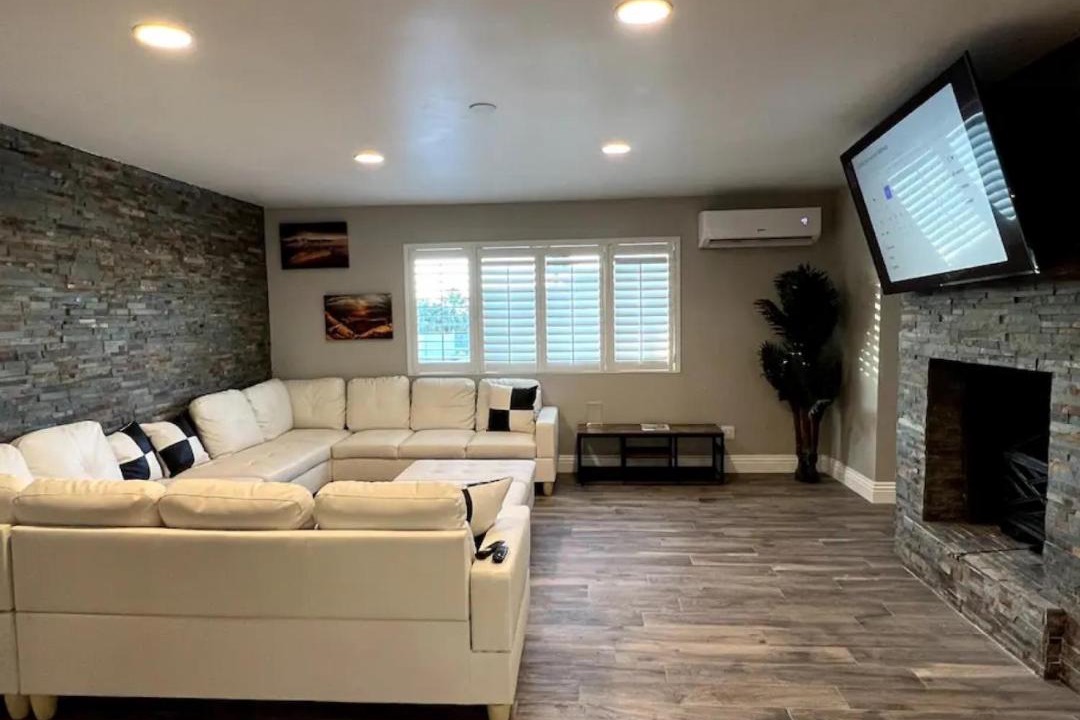 Photo of Livingroom in Black Mountain