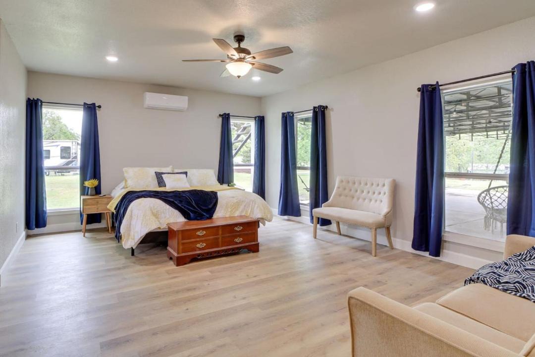 Photo of Bedroom in Checotah