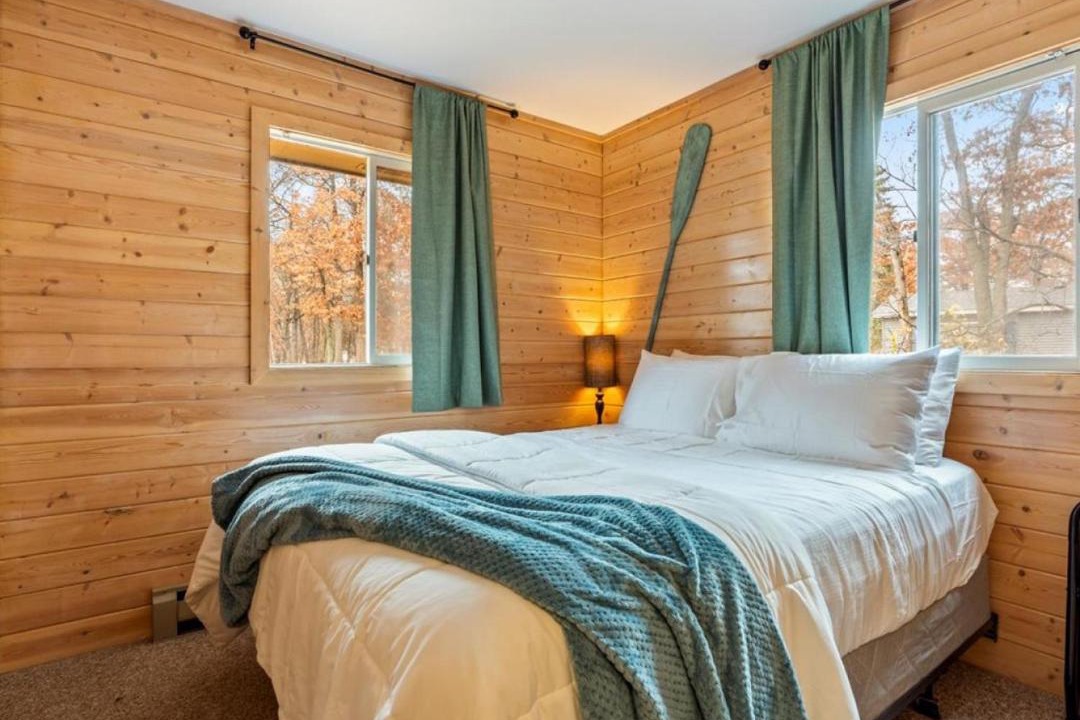 Photo of Bedroom in Crosslake