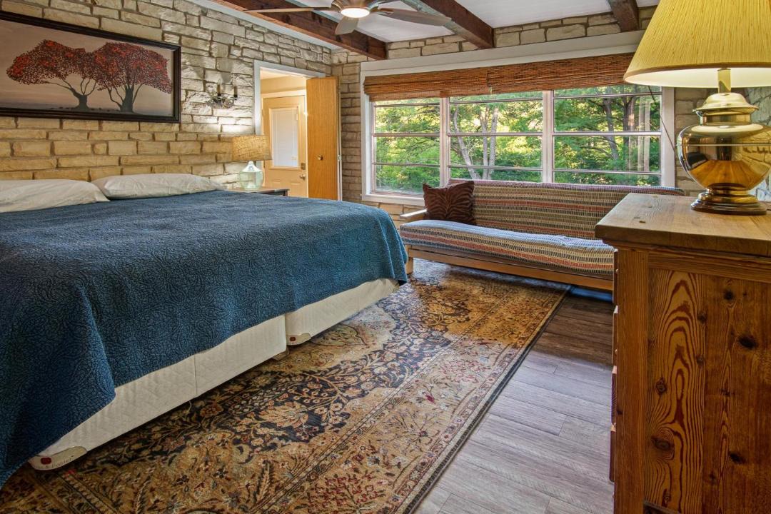 Photo of Bedroom in Canyon Lake
