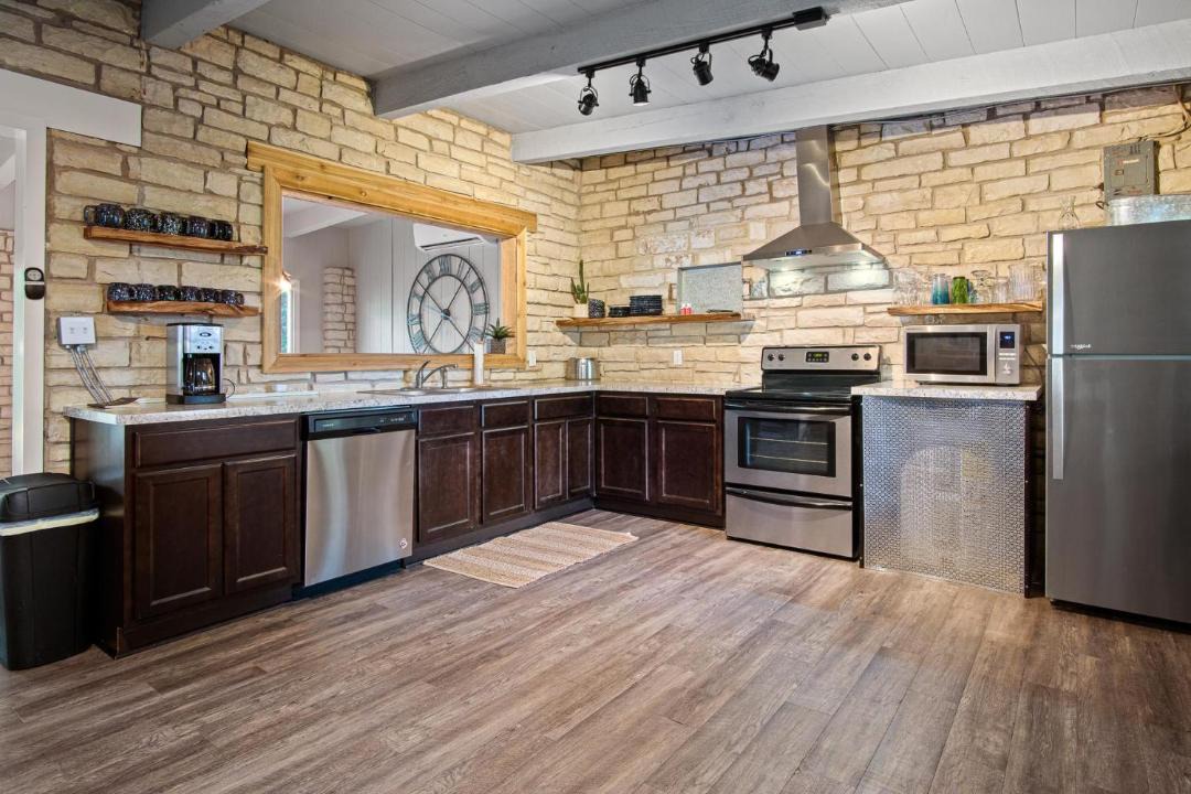 Photo of Kitchen in Canyon Lake