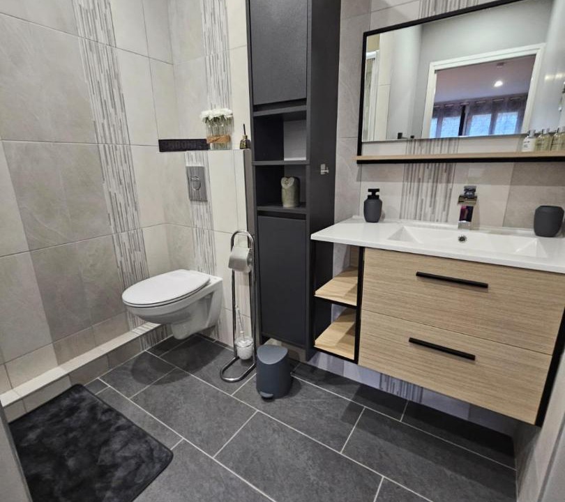 Photo of Bathroom in Sainte-Genevieve-des-Bois