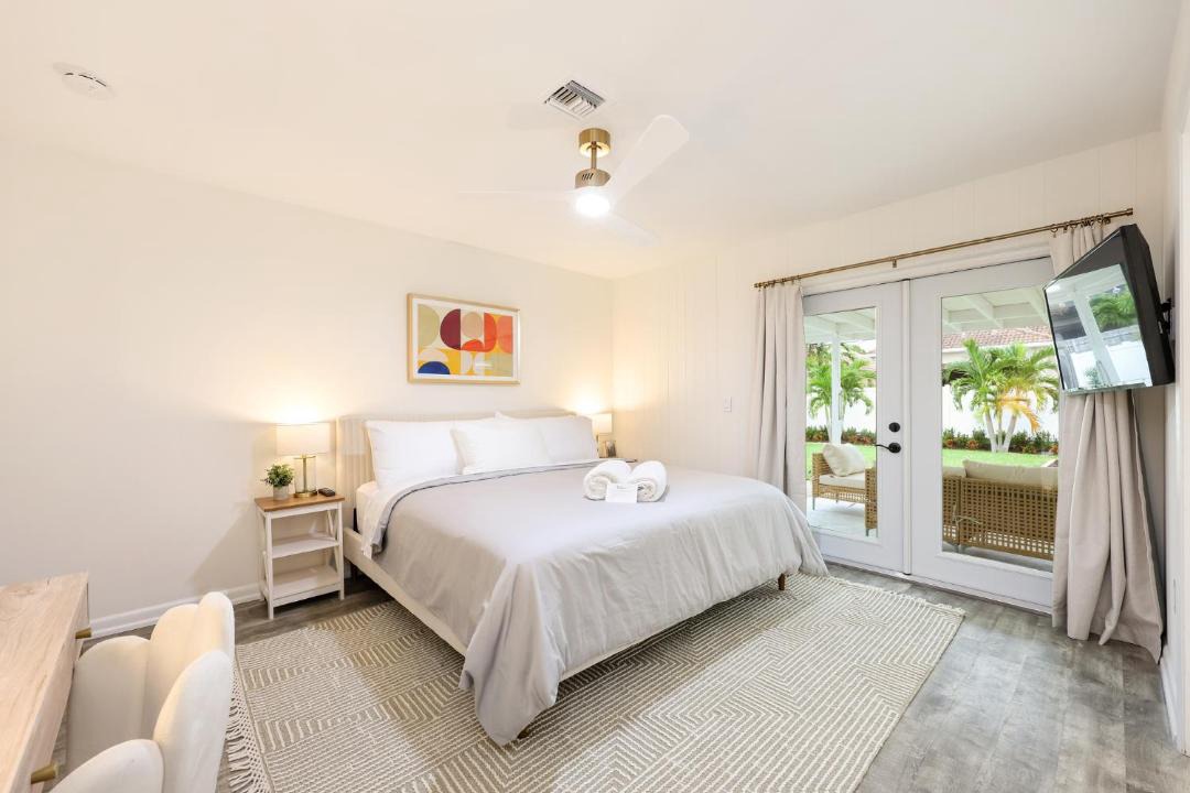 Photo of Bedroom in Naples Park