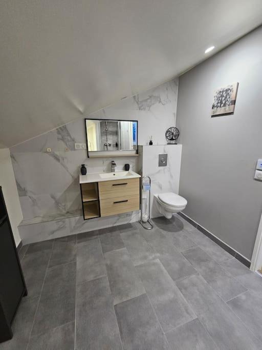 Photo of Bathroom in Sainte-Genevieve-des-Bois