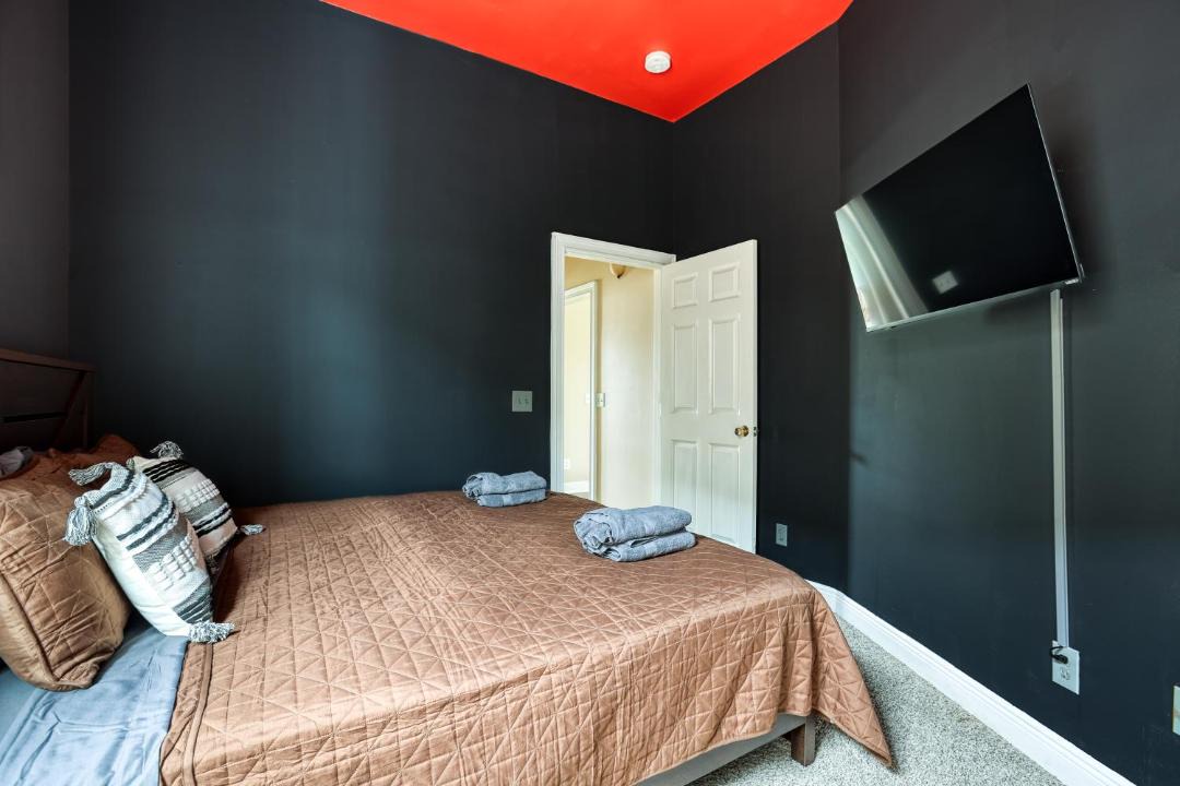 Photo of Bedroom in Metropolitan