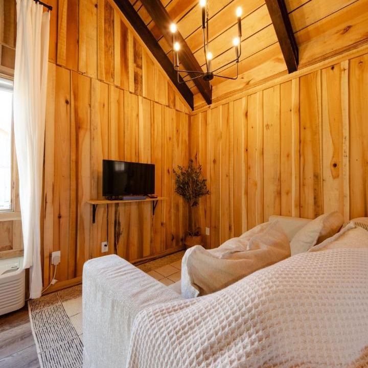 Photo of Bedroom in Smithville