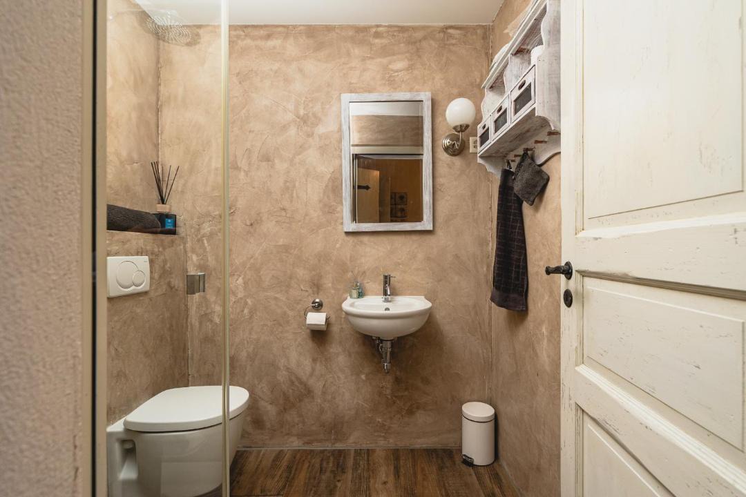Photo of Bathroom in Flasch