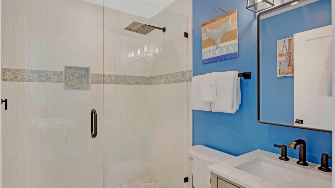 Photo of Bathroom in Uptown - Upper Duval