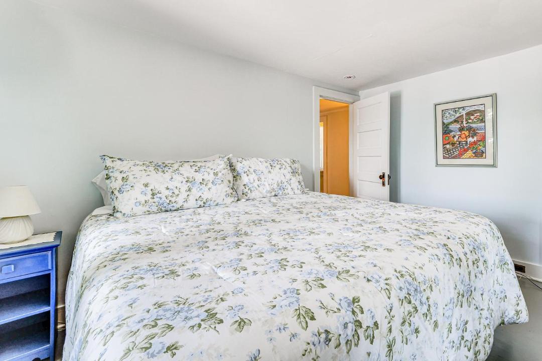 Photo of Bedroom in Alden