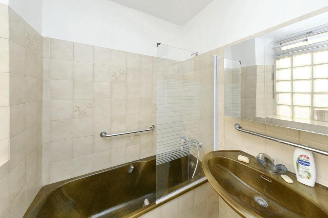Photo of Bathroom in Aspres-sur-Buech