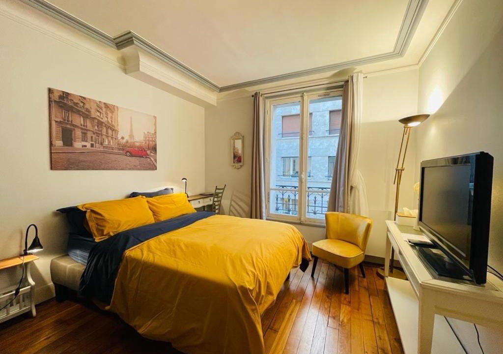 Photo of Bedroom in 7th Arrondissement