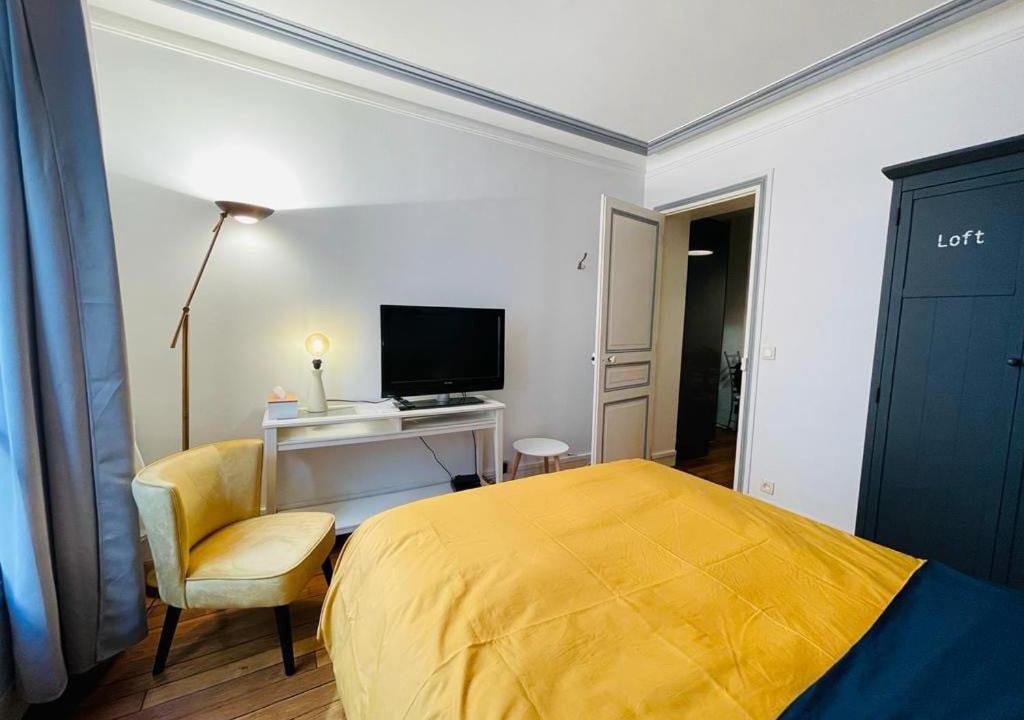 Photo of Bedroom in 7th Arrondissement