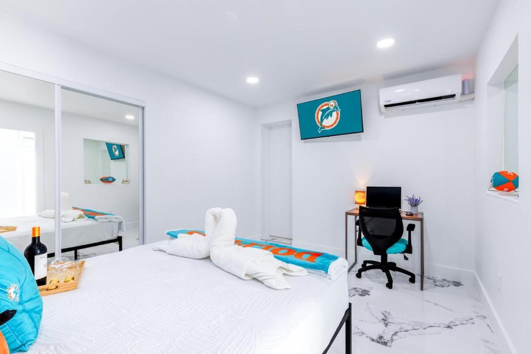 Photo of Bedroom in Miami Gardens
