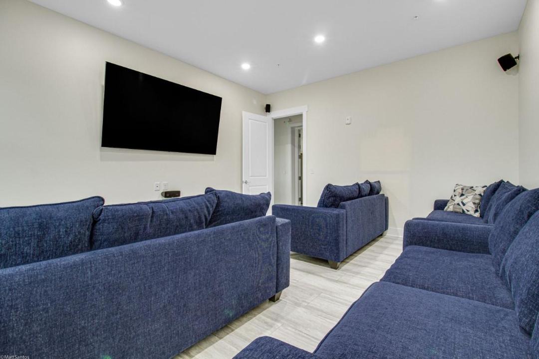 Photo of Livingroom in Crescent Beach
