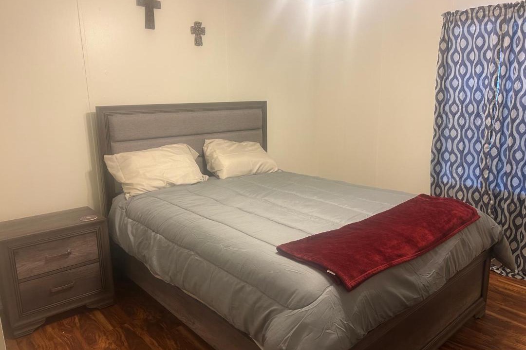 Photo of Bedroom in Uvalde