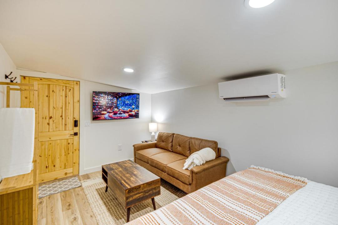 Photo of Bedroom in Tougaloo