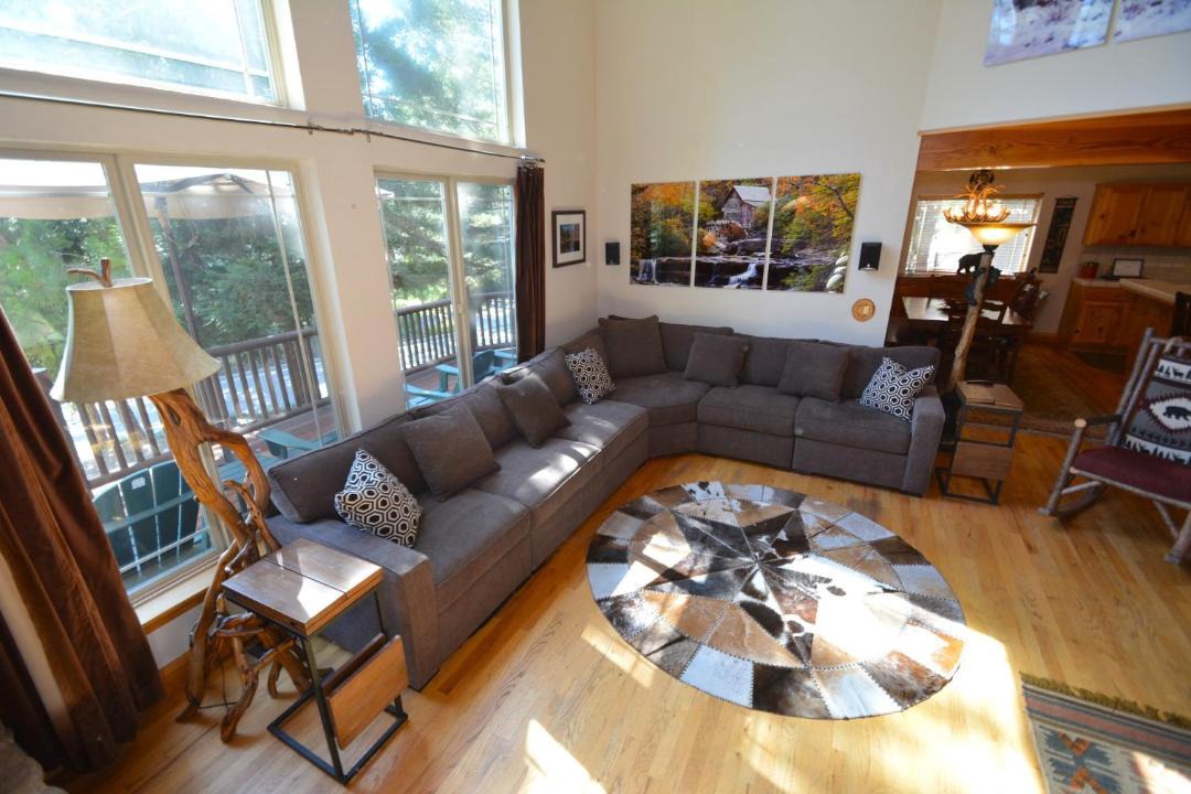 Photo of Livingroom in Bass Lake