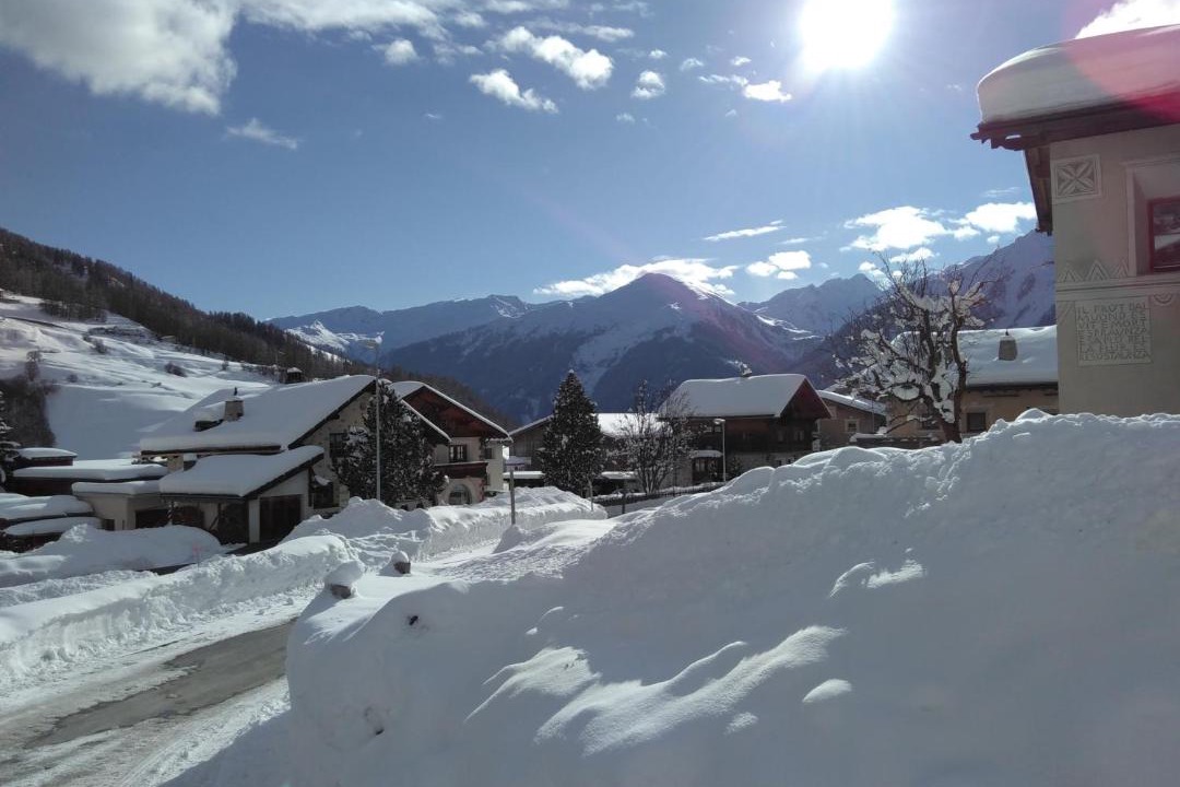 Photo of Buildings in Fuldera
