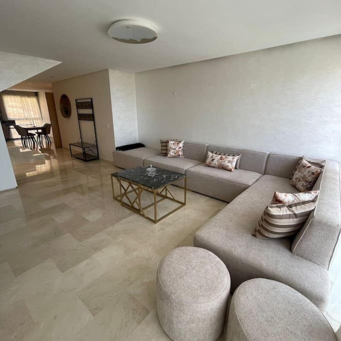 Photo of Livingroom in Tamrhakht