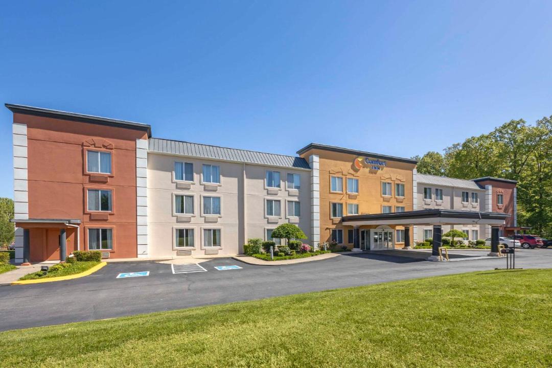 Photo of Buildings in Dickson