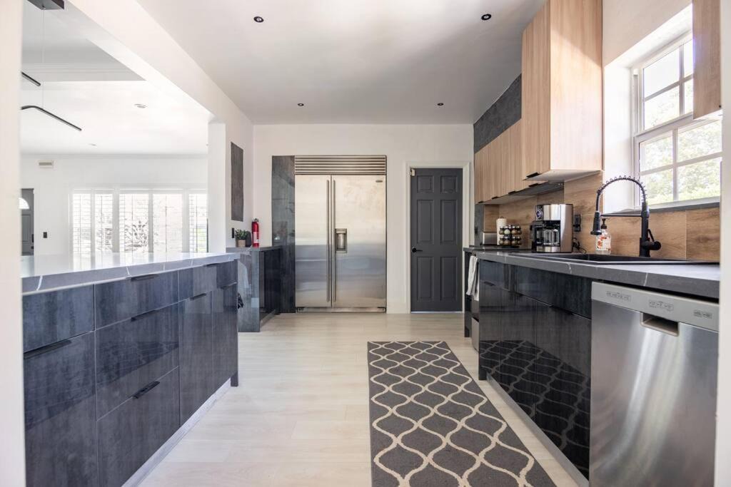 Photo of Kitchen in Golden Glades