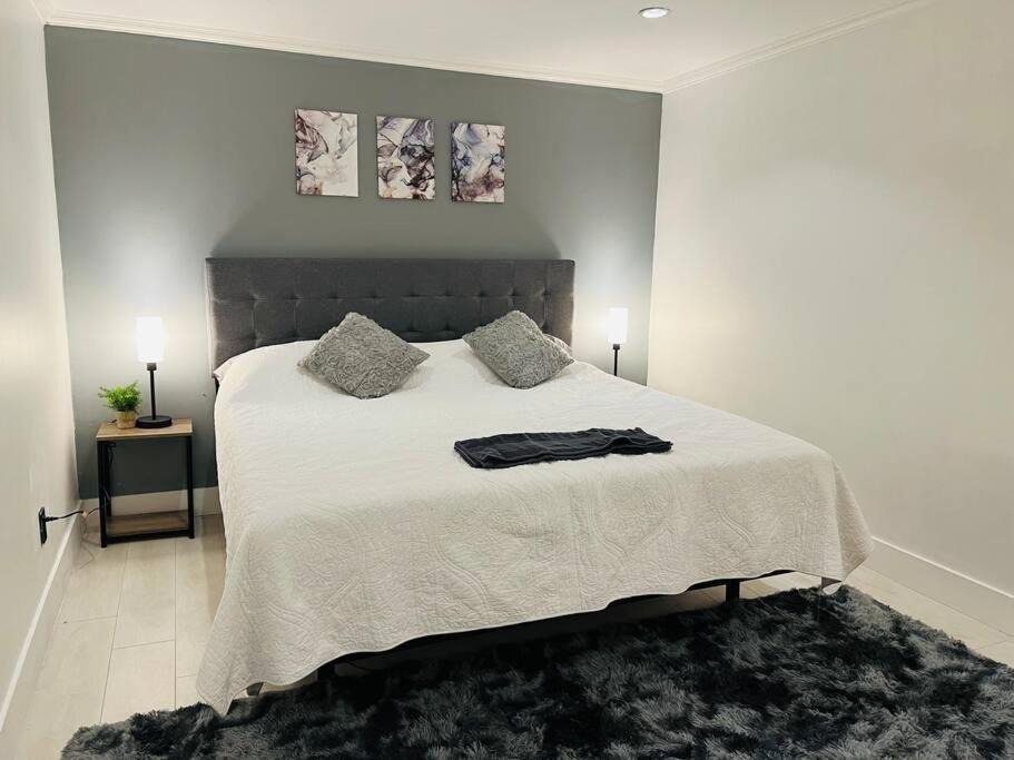 Photo of Bedroom in Golden Glades