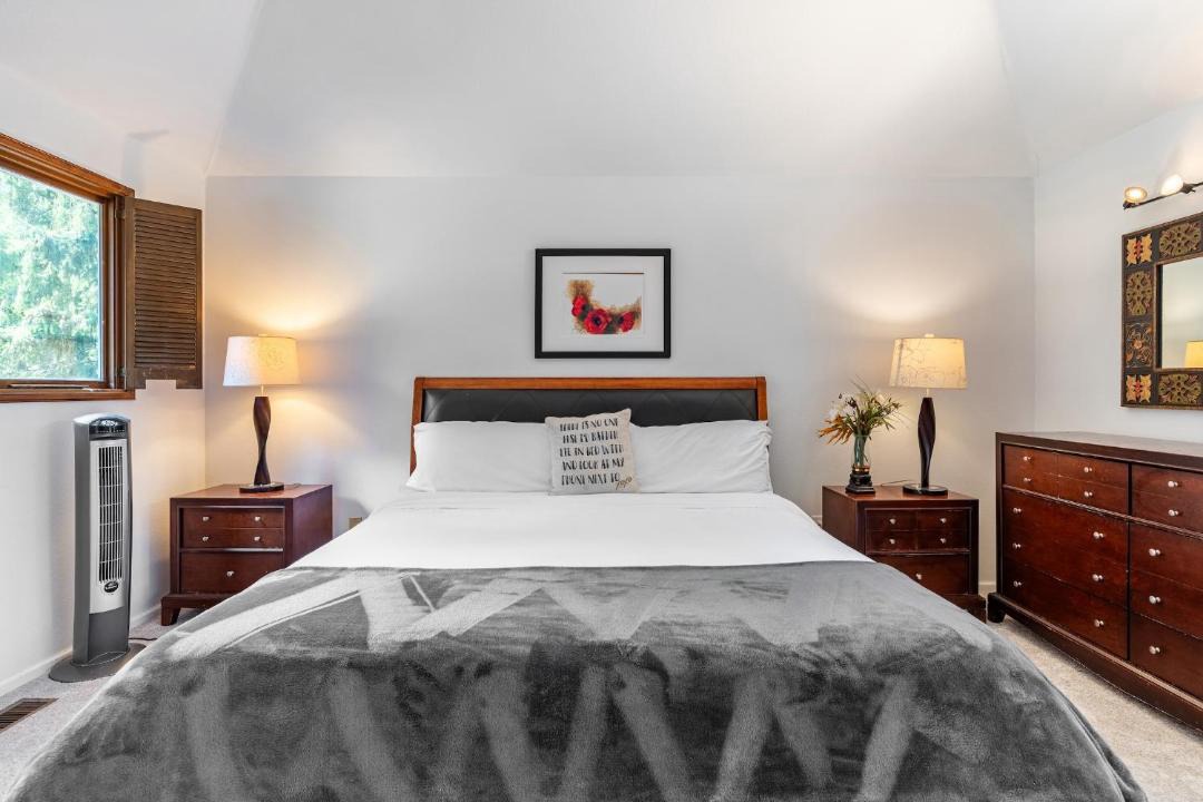 Photo of Bedroom in Overlake