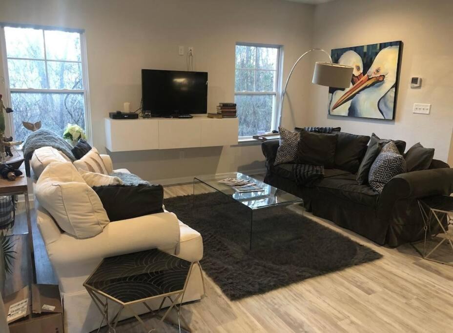 Photo of Livingroom in Northeast Virginia Beach