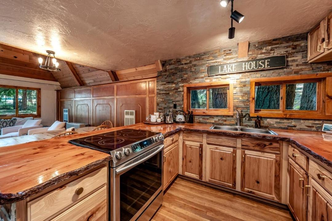Photo of Kitchen in Sierra Cedars