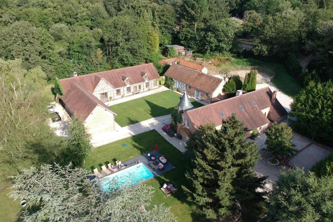 Photo of Others in Chaumont-sur-Tharonne
