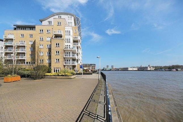 Photo of Buildings in Island Gardens