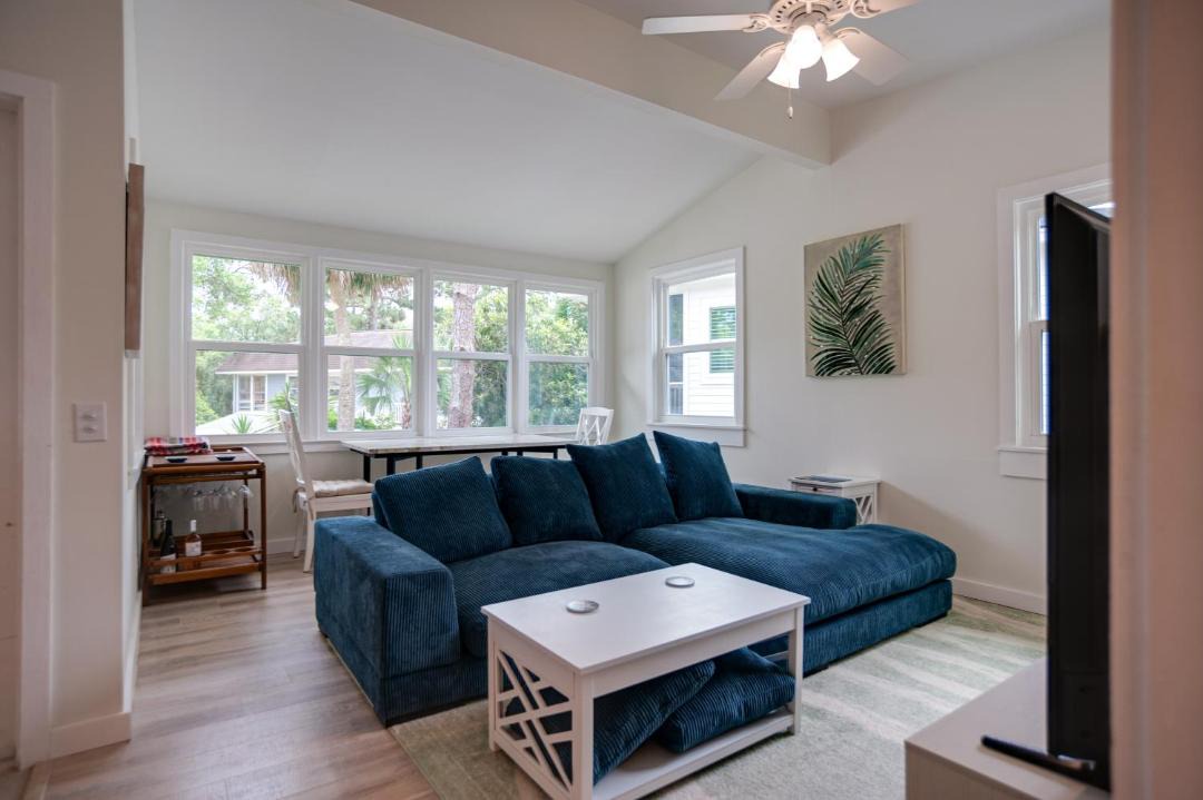 Photo of Livingroom in Folly Field