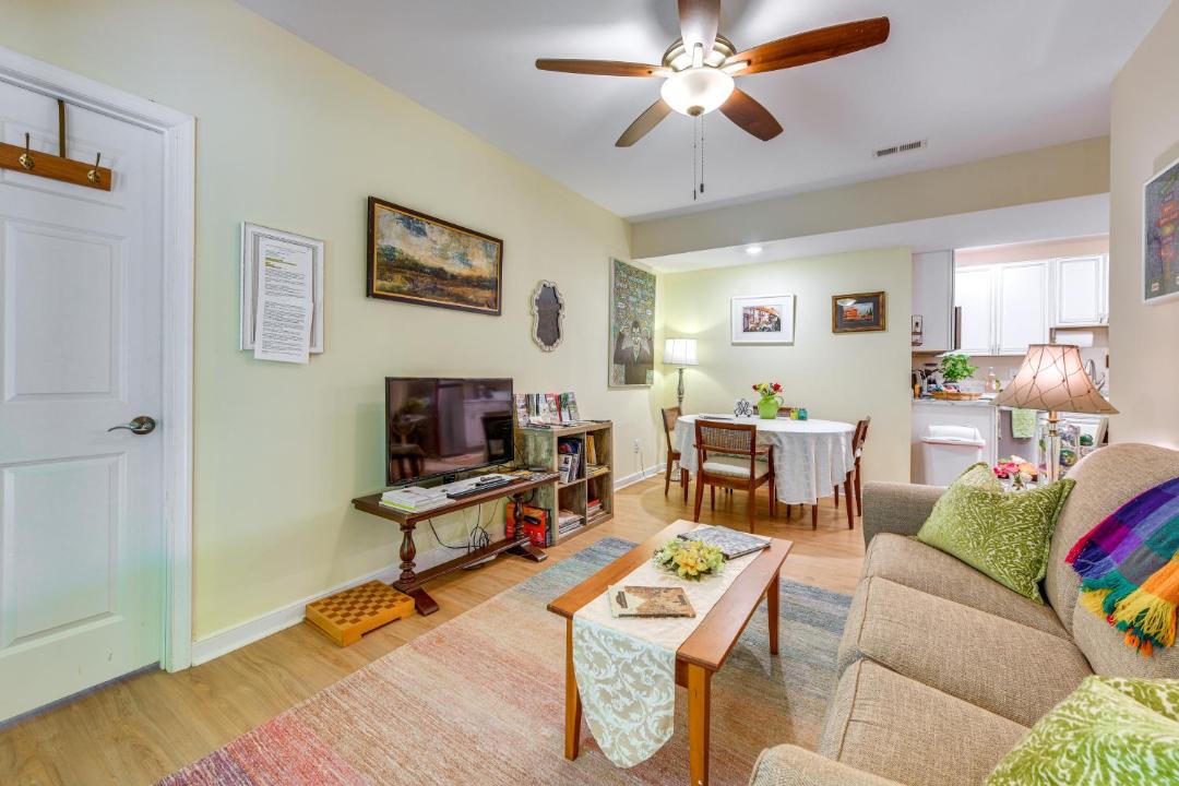 Photo of Livingroom in Charlottesville