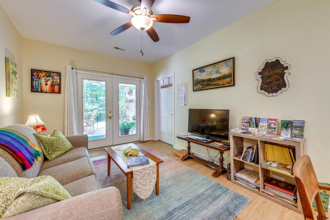 Photo of Livingroom in Charlottesville