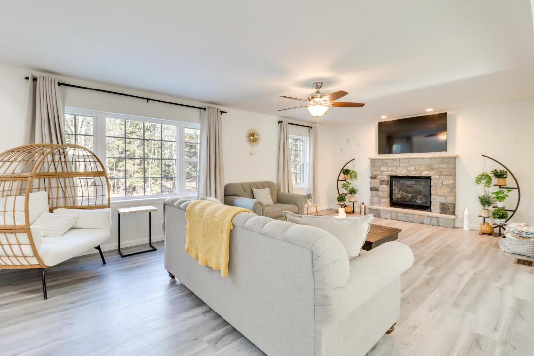 Photo of Livingroom in Pocono Summit