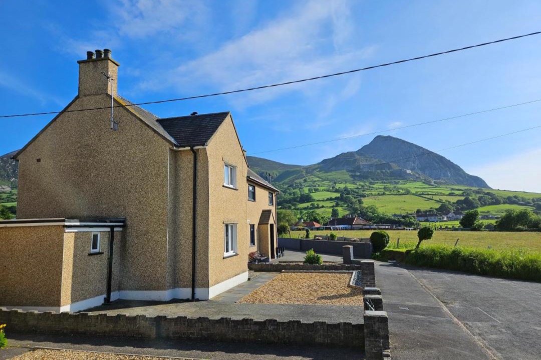 Photo of Buildings in Trefor