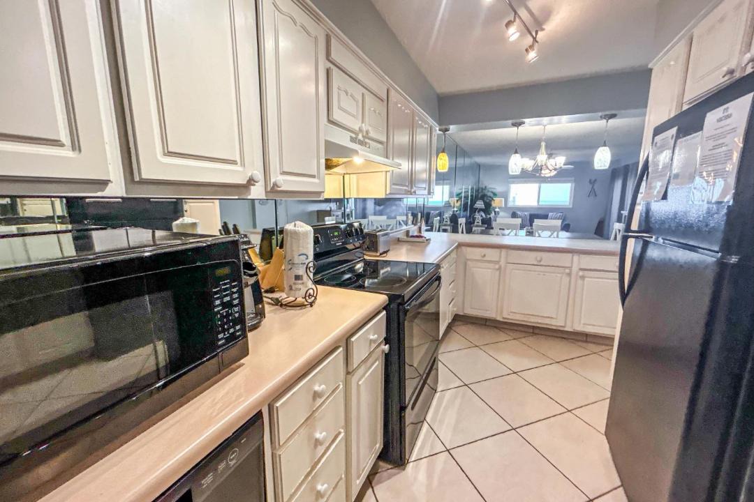 Photo of Kitchen in Biltmore Beach