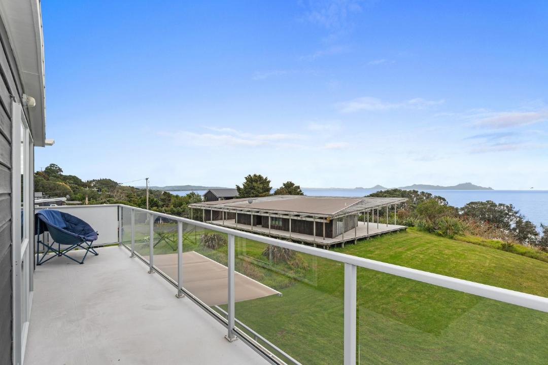 Photo of Patio Balcony in Langs Beach