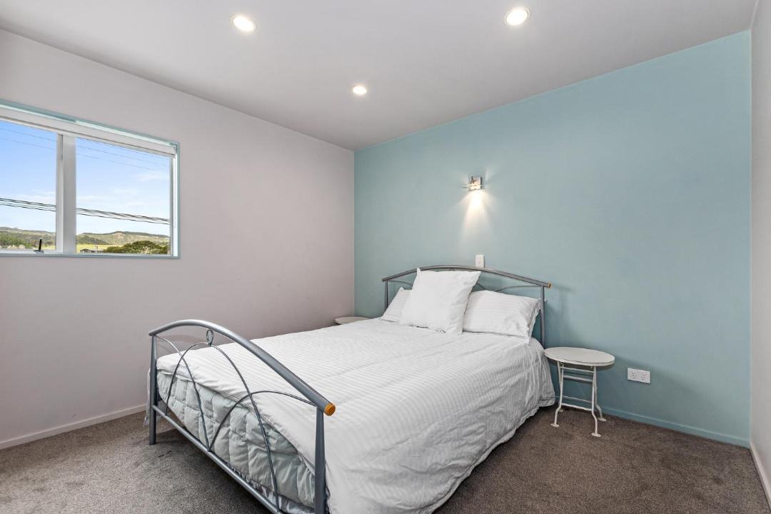 Photo of Bedroom in Langs Beach