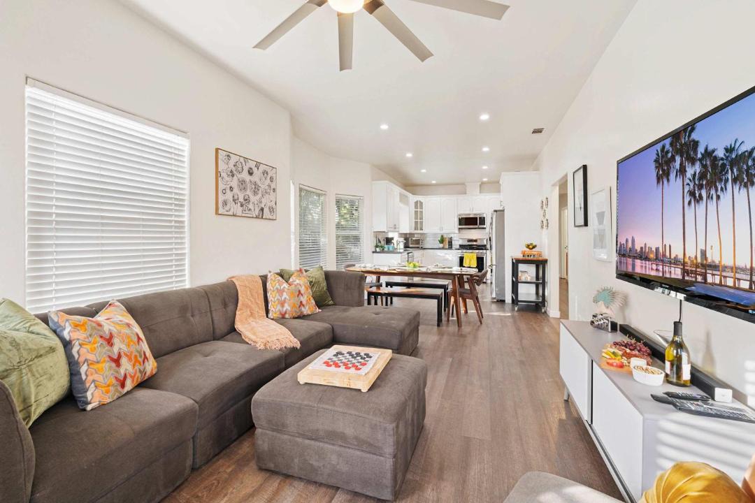 Photo of Livingroom in Roseville - Fleet Ridge