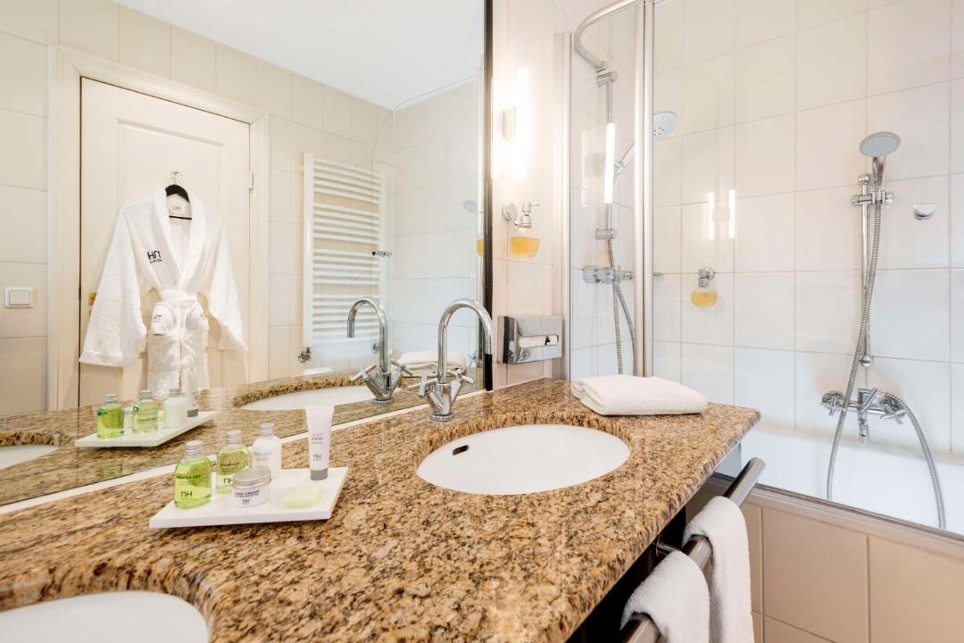 Photo of Bathroom in Dutch Quarter
