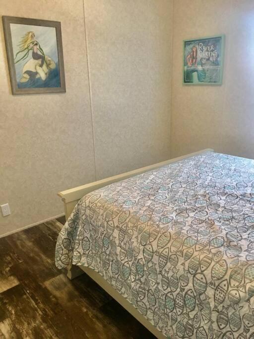 Photo of Bedroom in Weeki Wachee Gardens