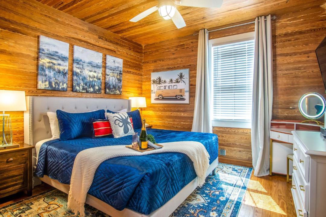 Photo of Bedroom in Downtown