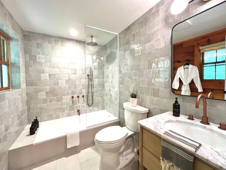 Photo of Bathroom in Eureka Springs