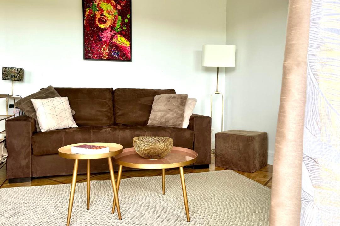 Photo of Livingroom in Republique–Point-du-Jour